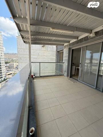 דירה, גלי כרמל, טירת כרמל