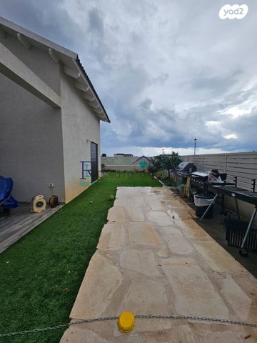 דו משפחתי, מיכה 8, גבעת הפרחים, בנימינה גבעת עדה