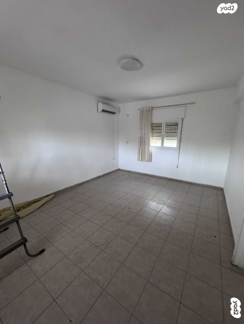 דו משפחתי, אהבת ציון, שיכון ג, טבריה