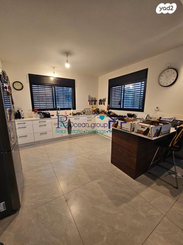 דו משפחתי, מיכה 8, גבעת הפרחים, בנימינה גבעת עדה