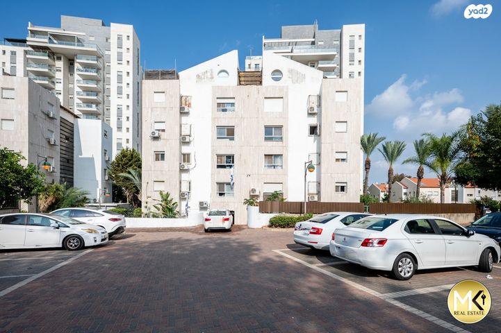 דירה, נווה פרדסים, פרדס חנה כרכור