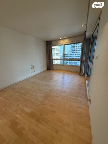 דירה, ניסים אלוני, צמרות איילון, פארק צמרת, תל אביב יפו