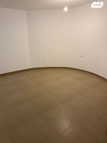 מרתף/ פרטר, הכרמל, עין הים, חדרה