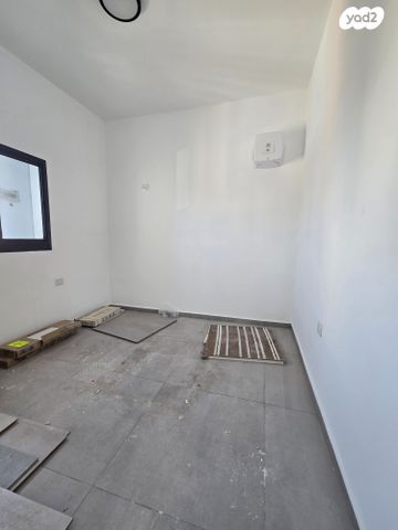 דירה, שפינוזה 25, אברמוביץ', ראשון לציון