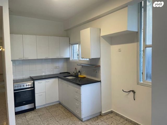 דירה, הל"ה, הל"ה, גבעתיים