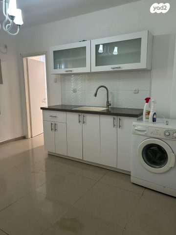 דירה, שדרות ורבורג 11, קרית חיים מערבית, חיפה