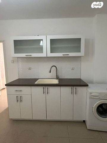 דירה, שדרות ורבורג 11, קרית חיים מערבית, חיפה