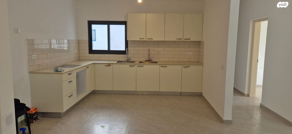 דירה, יצחק שמיר, עפולה