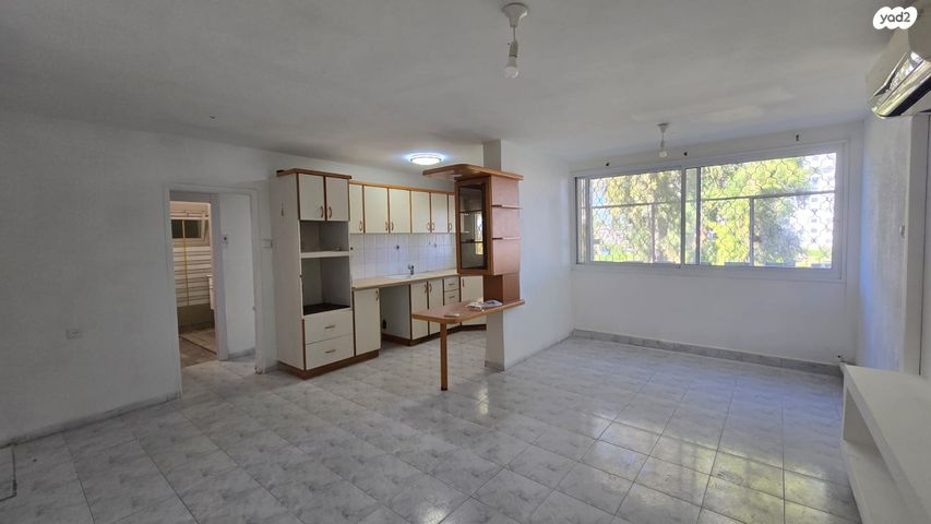 קיבוץ גלויות 72