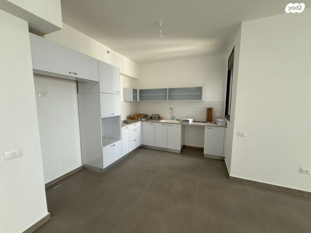 דירה, אמנון ליפקין שחק, נוף הטיילת, נתניה