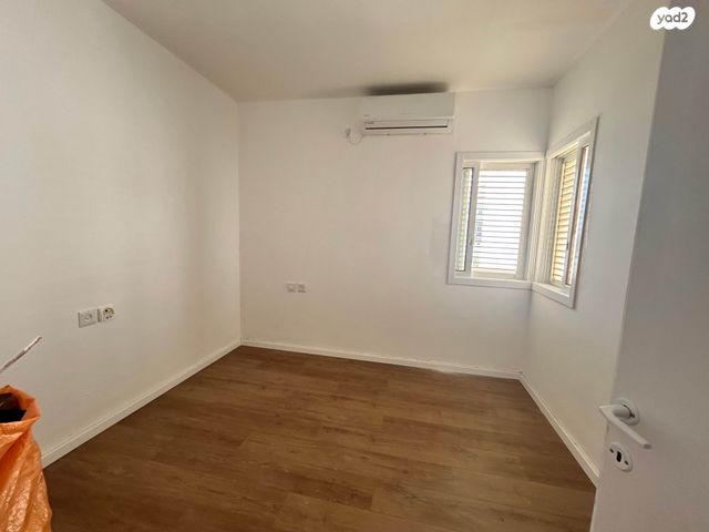 דירה, י.ל. ברוך, הרצליה