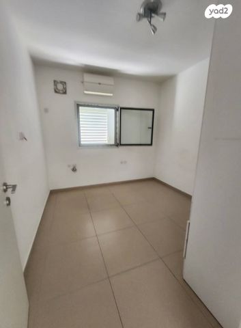 דירה, אח"י דקר, נווה שרת, תל אביב יפו