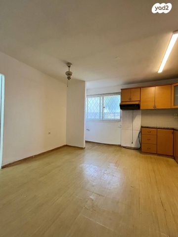 דירה, העצמאות 36, מרכז העיר, סביניה, הוותיקה, קרית ביאליק