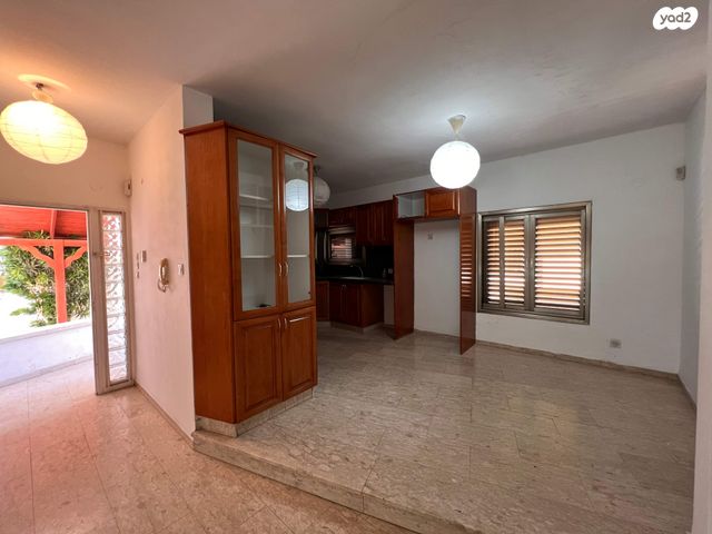 דירת גן, הרצל, שיכון חדש, אזור