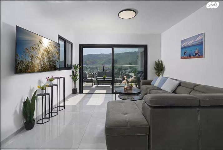 דירה, הצנחנים 12, טבריה