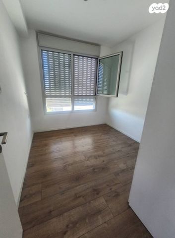 דירה, אח"י דקר, נווה שרת, תל אביב יפו