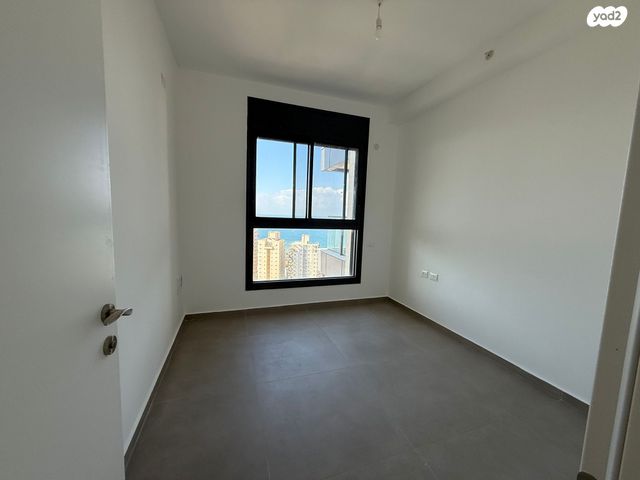 דירה, אמנון ליפקין שחק, נוף הטיילת, נתניה