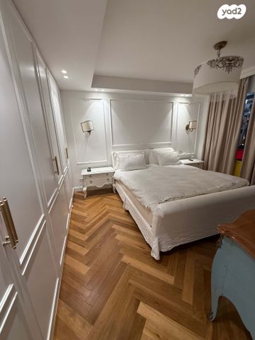 דירה, ניסים אלוני, צמרות איילון, פארק צמרת, תל אביב יפו