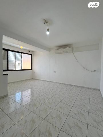 שדרות הנרייטה סולד 25