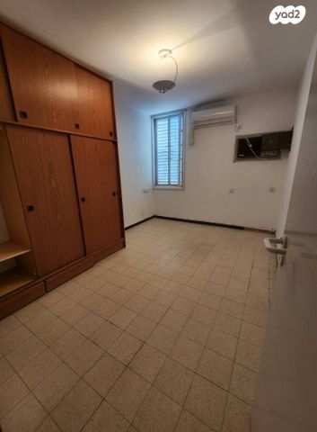 דירה, אח"י דקר, נווה שרת, תל אביב יפו