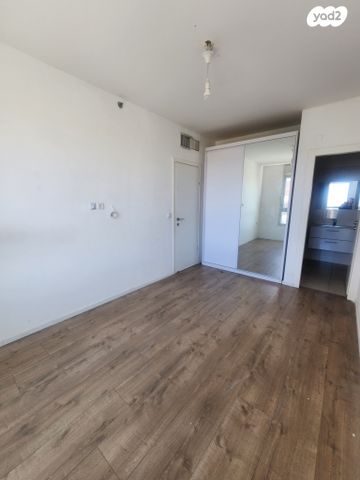 דירה, אח"י דקר, נווה שרת, תל אביב יפו