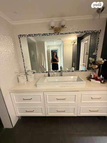 דירה, ניסים אלוני, צמרות איילון, פארק צמרת, תל אביב יפו