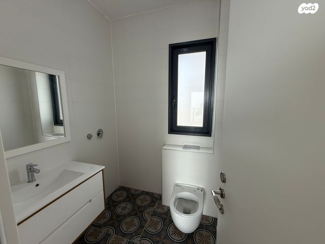 דירה, אמנון ליפקין שחק, נוף הטיילת, נתניה