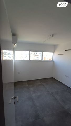 דירה, אלי כהן, רמת הנשיא, בת ים