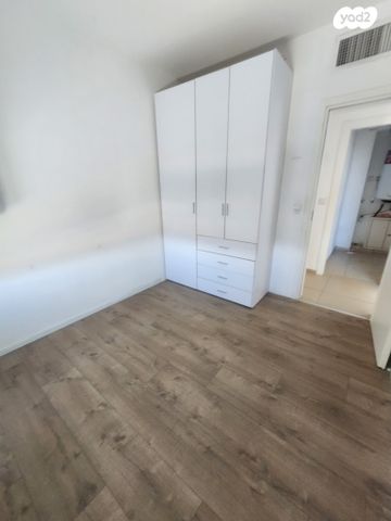 דירה, אח"י דקר, נווה שרת, תל אביב יפו