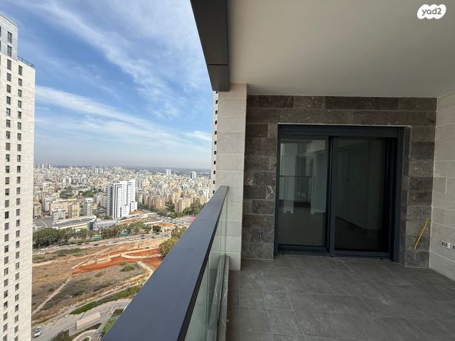 אמנון ליפקין שחק 