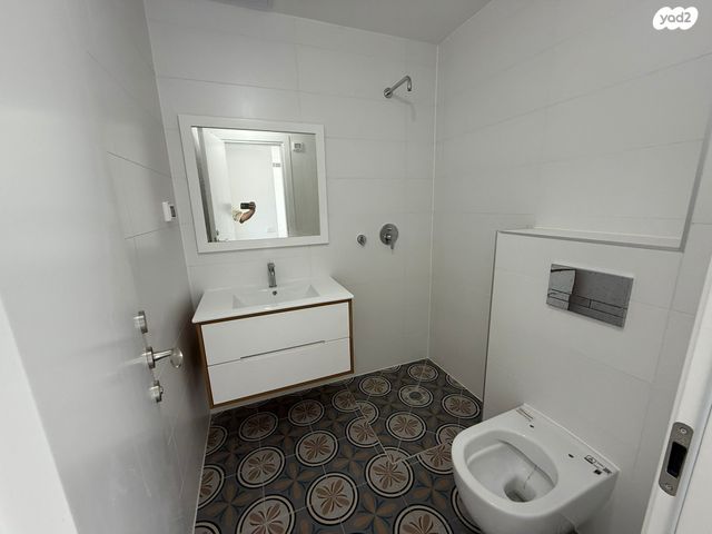 דירה, אמנון ליפקין שחק, נוף הטיילת, נתניה