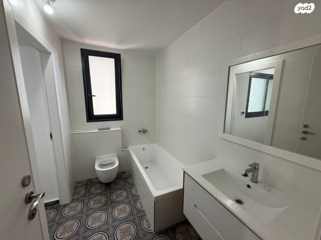 דירה, אמנון ליפקין שחק, נוף הטיילת, נתניה