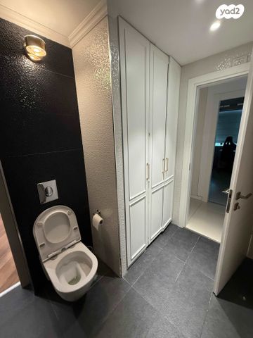 דירה, ניסים אלוני, צמרות איילון, פארק צמרת, תל אביב יפו