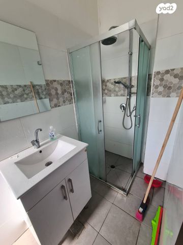 דירה, החשמל 18, נווה פז, חיפה