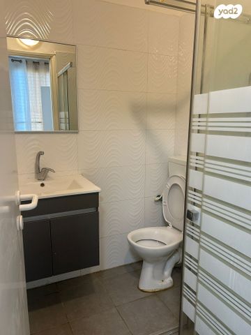 דירה, שדרות ורבורג 11, קרית חיים מערבית, חיפה