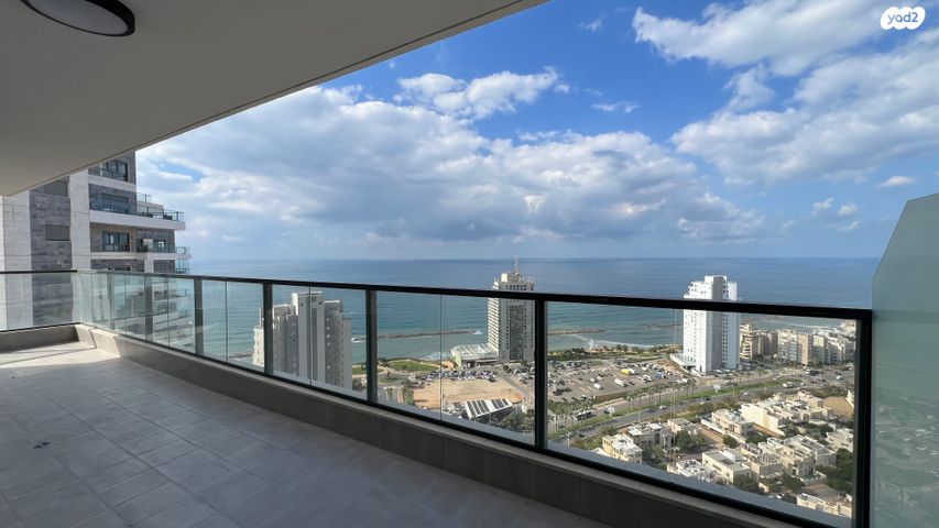 דירה, אמנון ליפקין שחק 3, נוף הטיילת, נתניה