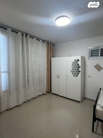 דירה, שדרות ורבורג 11, קרית חיים מערבית, חיפה