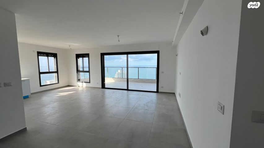 דירה, אמנון ליפקין שחק 3, נוף הטיילת, נתניה