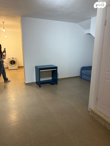 מרתף/ פרטר, הכרמל, עין הים, חדרה