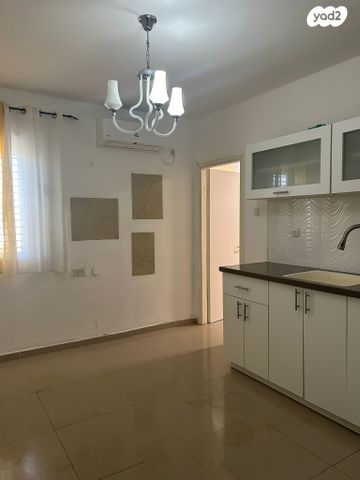 דירה, שדרות ורבורג 11, קרית חיים מערבית, חיפה