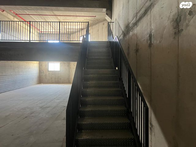 מחסנים, בן ציון גליס, פארק עסקים ירקון / אזור תעשיה סגולה, פתח תקווה