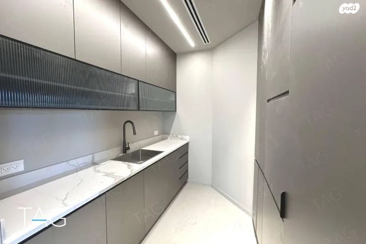 משרדים, דרך מנחם בגין, רמת גן