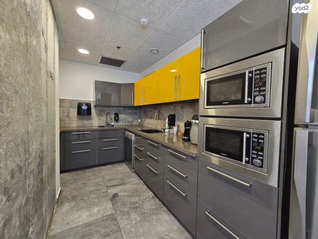 משרדים, אלוף קלמן מגן, גני שרונה, קרית הממשלה, תל אביב יפו