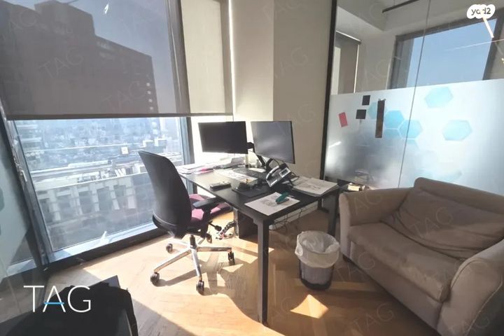 משרדים, דרך מנחם בגין 156, תל אביב יפו