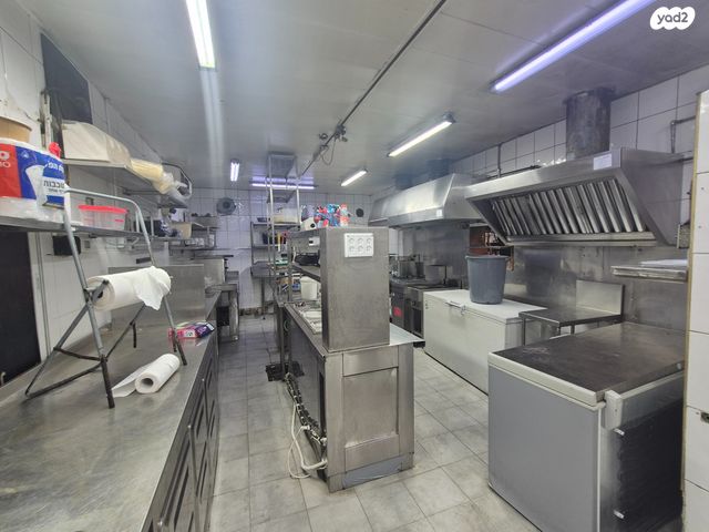 חנויות/ שטח מסחרי, הוד השרון