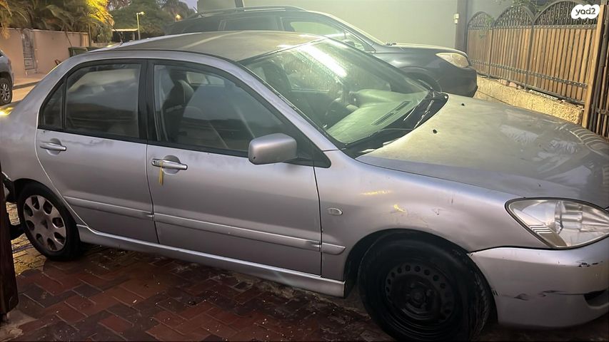 מיצובישי לנסר