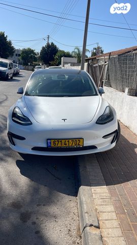 מודעת רכב טסלה מודל 3