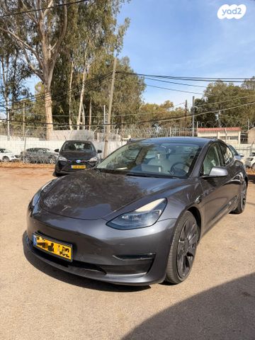 מודעת רכב טסלה מודל 3