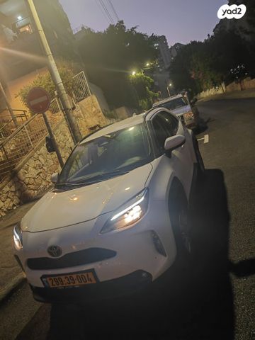מודעת רכב טויוטה יאריס קרוס