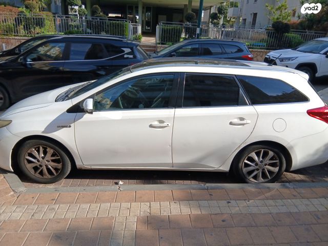 מודעת רכב טויוטה אוריס